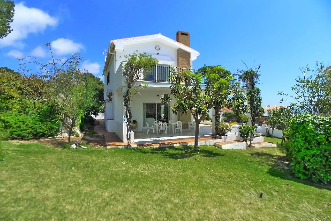 Villa Gito Maro 0*,