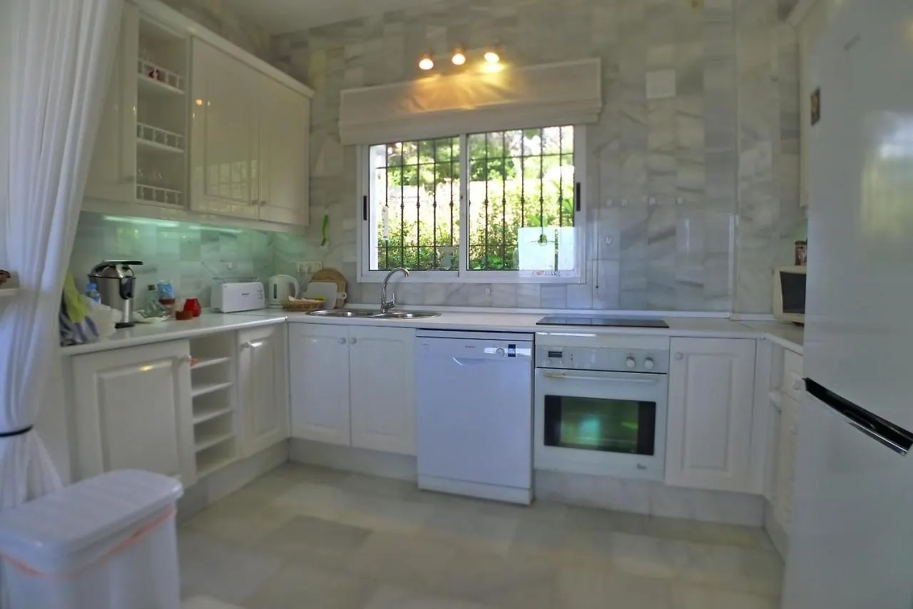 Villa Gito Maro 0*,